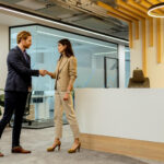 Conseils efficaces pour améliorer l'accueil physique dans votre société à Paris