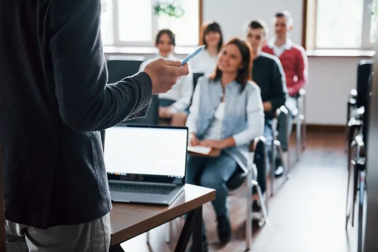 Comment le coaching professionnel soutient les PME face aux défis de transformation ?