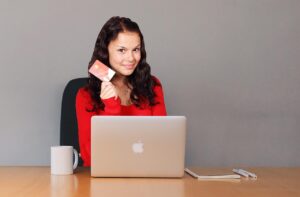 E-commerce et logistique : comment optimiser la chaîne grâce aux logiciels de gestion d’entrepôt