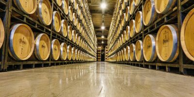 Entrepreneuriat_:_les_étapes_clés_pour_ouvrir_une_cave_à_vin