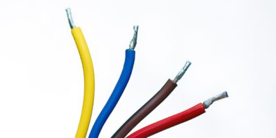 Le_connecteur_fil_électrique_:_le_maillon_essentiel_d’un_circuit_électrique